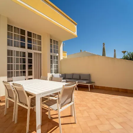 Ponta Grande Aparthotel