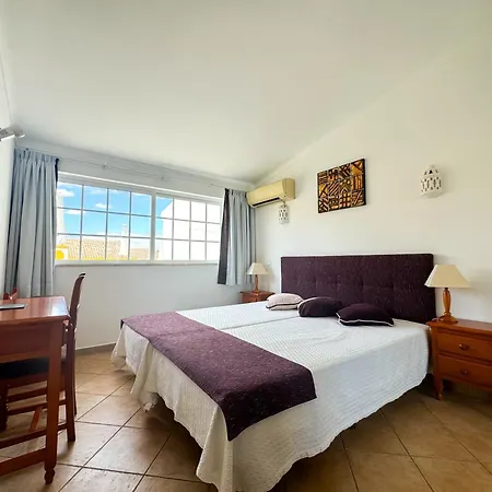 Ponta Grande Aparthotel