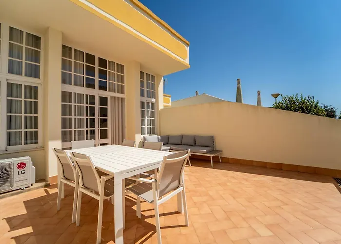 Ponta Grande Aparthotel