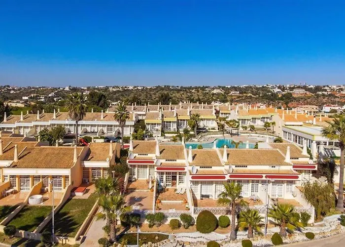 Ponta Grande Aparthotel 5*